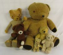 Assorted retro teddy bears