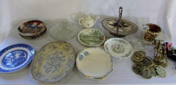 Assorted ceramics, horse brasses and gla