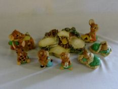 7 Pendelfin figures and stand