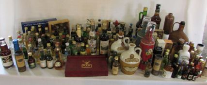 Large quantity of alcoholic miniatures w