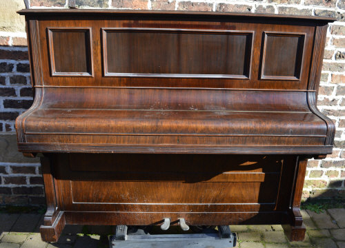 Upright metal frame piano C Bechstein Be