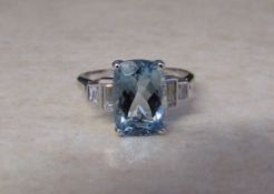 18ct white gold 3ct aquamarine ring with