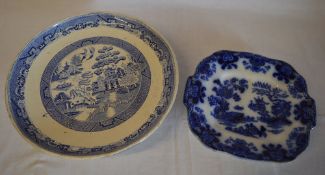 Willow pattern cake stand and a Kaolinwa