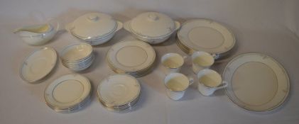 Royal Doulton 'Carnation' dinner service