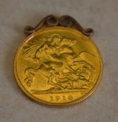 1914 half sovereign with a small yellow