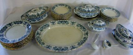 Osbourne part dinner service (2 boxes)