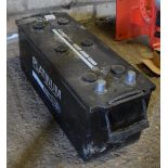 12v heavy duty battery (Ford type)