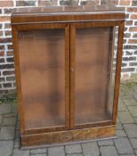 Early 20th century display cabinet with