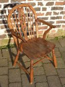 Part yew wood wheelback Windsor chair (c