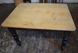 Victorian pine kitchen table on turned l