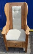 Pine lambing style chair