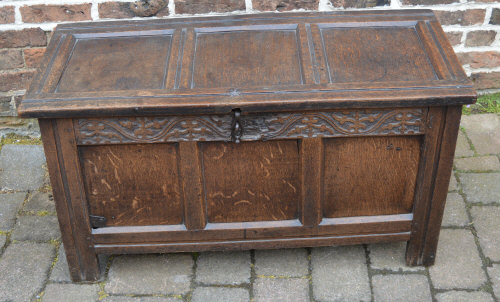 Late 17th/early 18th century carved oak
