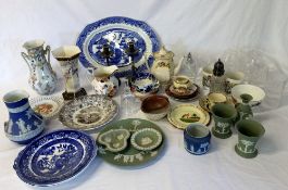 Various glass & ceramics including Wedg