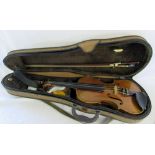 Full sized violin with bow, chin rest an