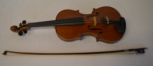 Violin labelled 'Andreas Hartmann' with