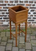 Edwardian plant stand with inlaid string