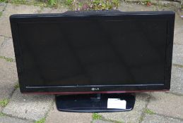 LG 22" TV (requires kettle lead)