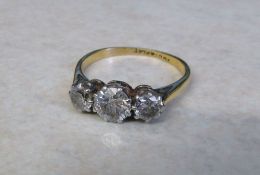 18ct gold diamond ring total weight 1.1