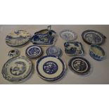 Blue & white ceramics including a sauce