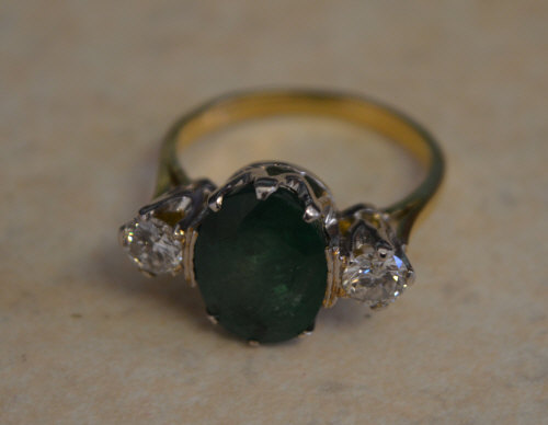 18ct emerald & diamond ring, Ring Size R