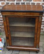 Late Victorian/Edwardian display cabinet