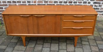 Retro sideboard