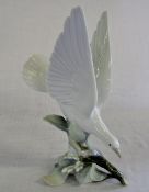 Lladro figure of a dove H 28.5 cm