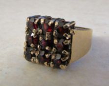 9ct gold garnet square cluster ring tota