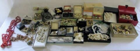 Large quantity of costume jewellery