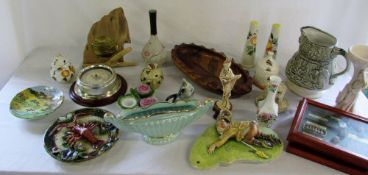 Assorted items inc ceramics, golfing pic