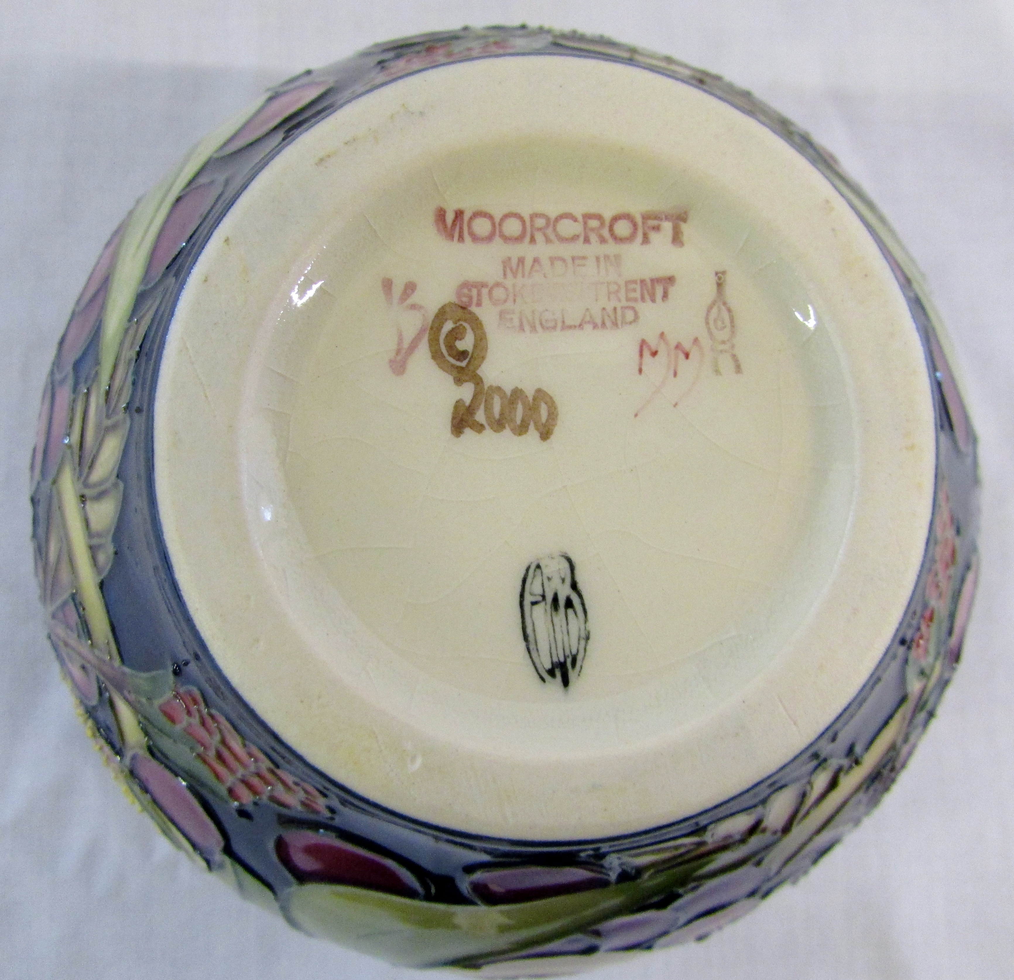 Moorcroft vase 'Queens Choice' pattern - Image 2 of 2