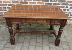 Early 18th Century style oak side table