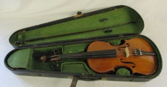 Full sized violin with bow (af) in a Mai