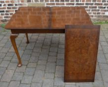 Dining table on cabriole legs with 1 lea