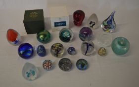 19 glass paperweights including Caithnes