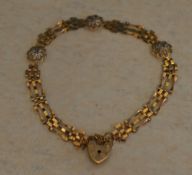 9ct gold padlock bracelet, approx weight