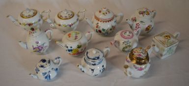 11 Franklin Mint V&A miniature teapots