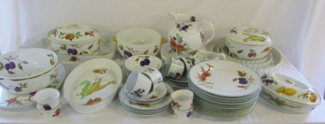 Assorted Royal Worcester 'Evesham' and '