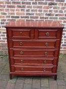 Mahogany chest of drawers (handle presen