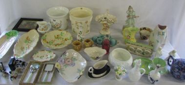 Various ceramics etc inc Wedgwood figuri