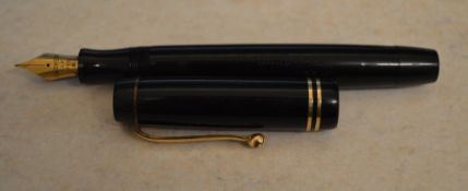 Parker duofold fountain pen with a 14ct