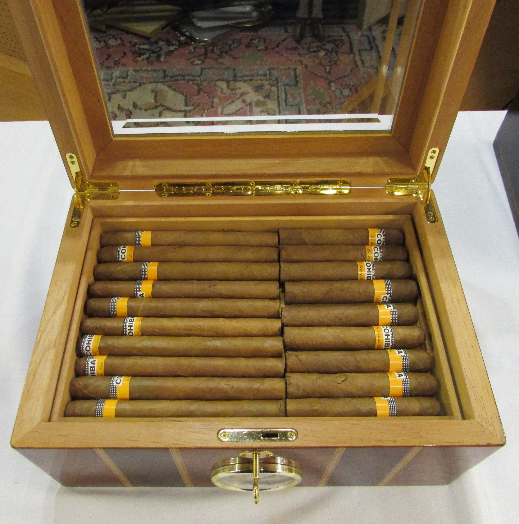 Humidor containing 35 Cohiba Cuban cigar - Image 4 of 4