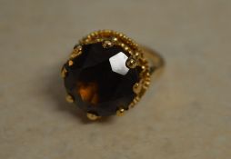 9ct gold smoky quartz ring, approx weigh