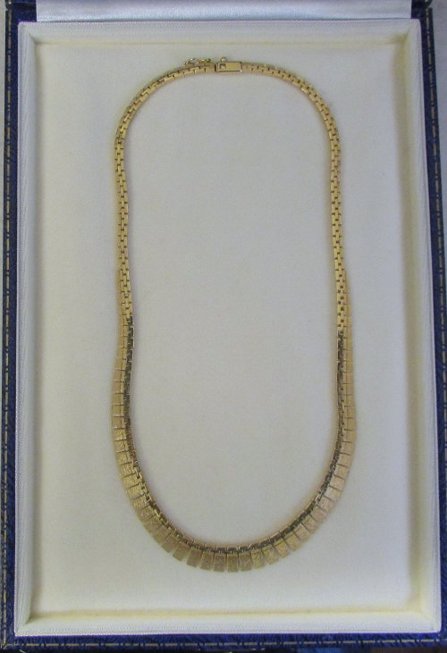 9ct gold necklace 24.3 g length 16"