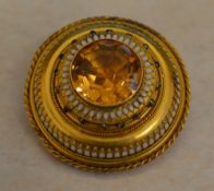 Pinchbeck brooch with an approx 11.5ct c