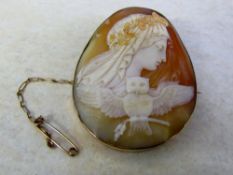 Tested as 9ct cameo brooch