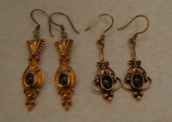 2 pairs of 9ct gold drop earrings, appro