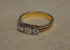 18ct gold 3 stone diamond ring, approx 0