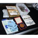 A collection of British and World coins to include commemorative crowns, USA last of the silver