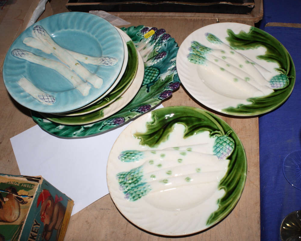 Six asparagus plates and a larger similar dish - Bild 2 aus 2